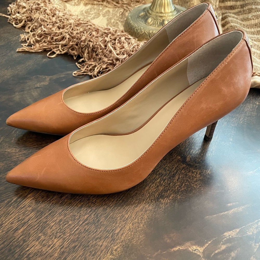 Lauren Ralph Lauren Tan Leather Pump